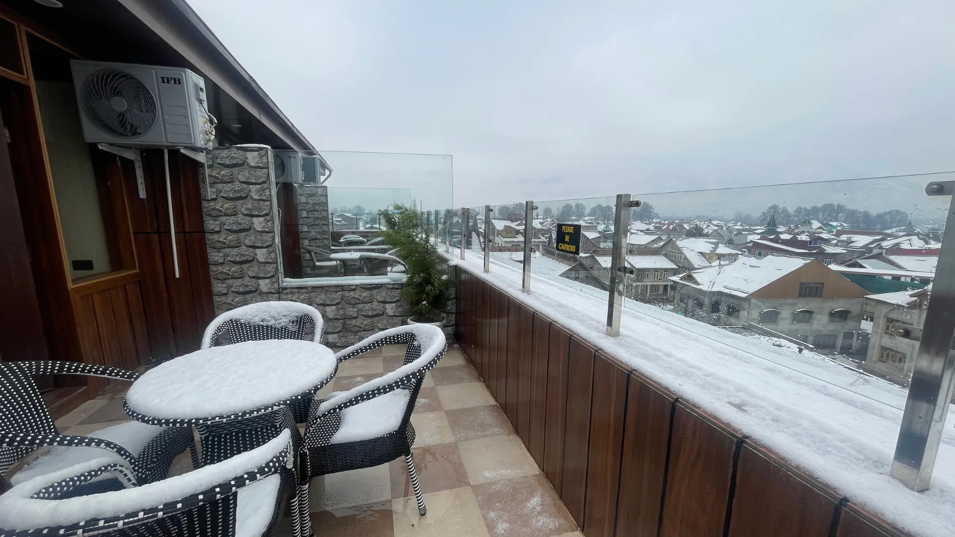 Private lakefront balcony with Dal Lake views