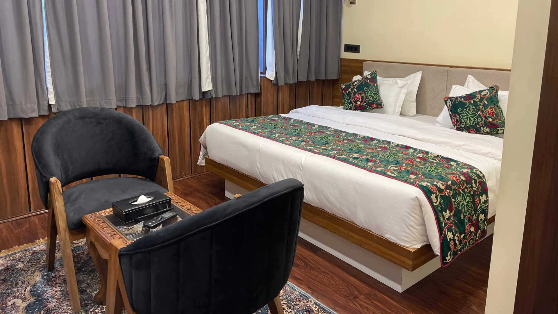 Presidential lounge suite at Lake Loft with Dal Lake view